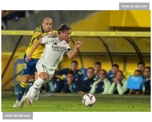 莫伦特斯怒批维尼修斯：皇马容不下无礼的天赋